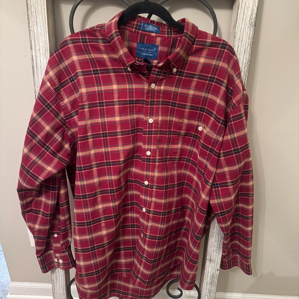 Towncraft Red Plaid Button Down Shirt XL Wrinkle Free Cotton Blend‎